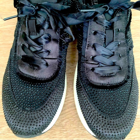 NWOT Kenneth Cole Reaction Rhinestone Claire Sneaker - Picture 1 of 12